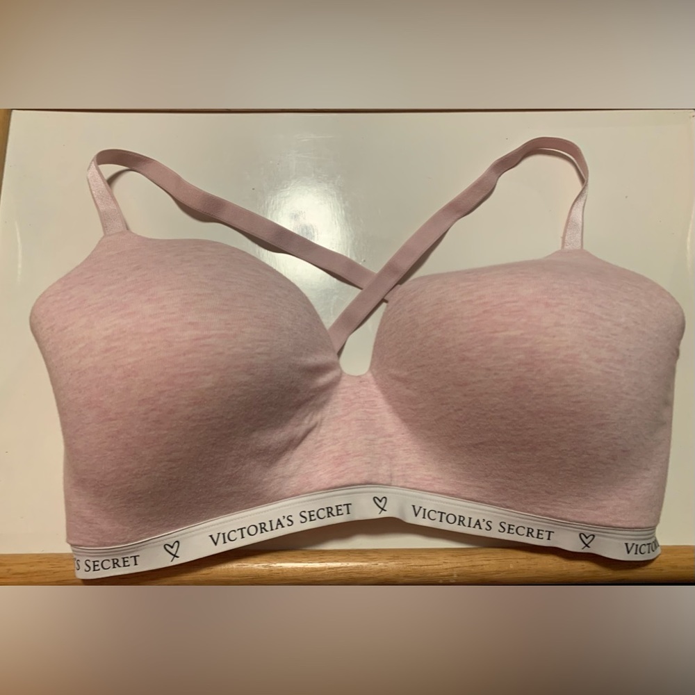 Victoria’s Secret t-shirt bra, lightly lined, wireless bra, 36DDD